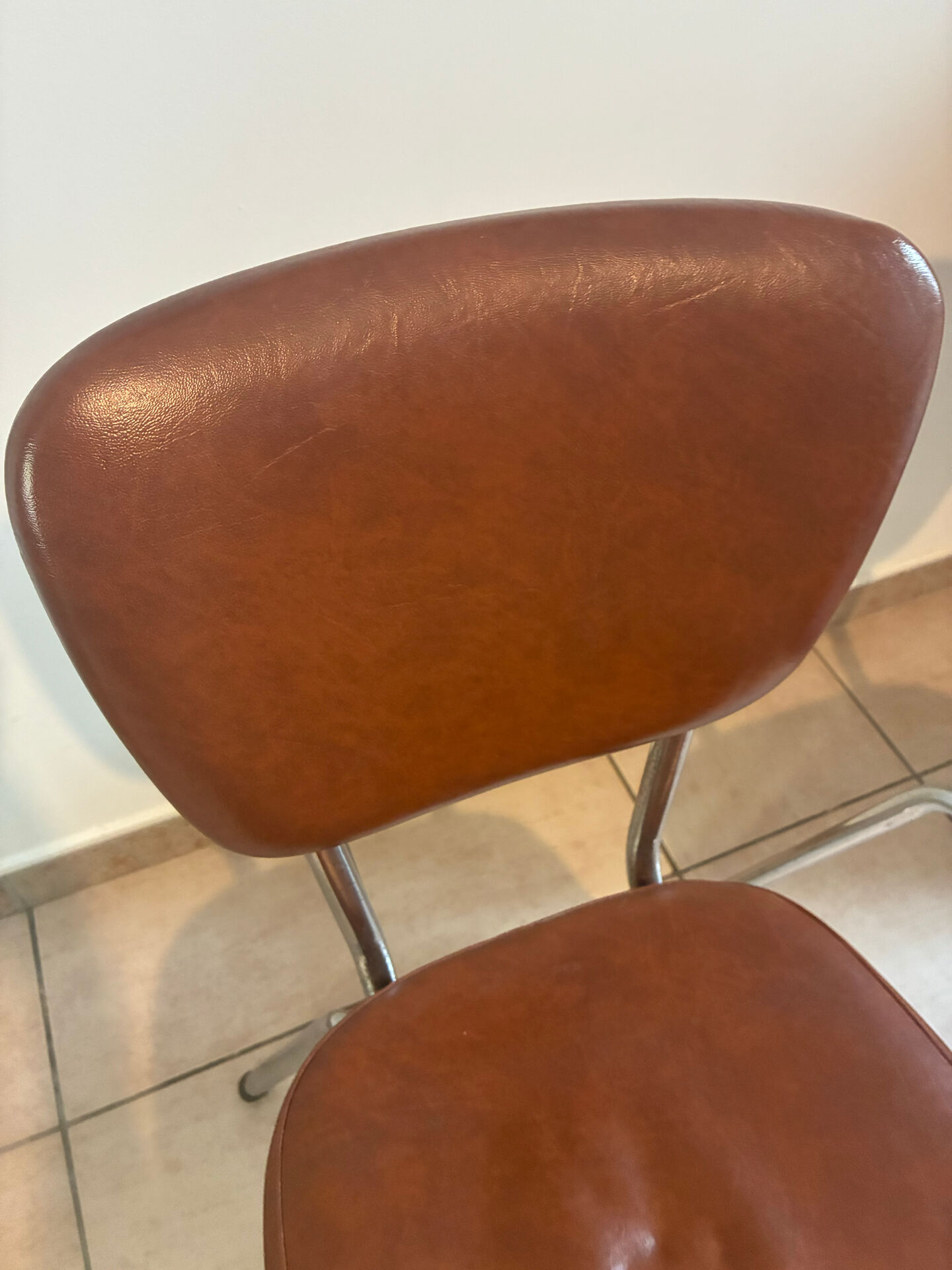 Set of 2 brown faux leather chairs – 1970s – vintage