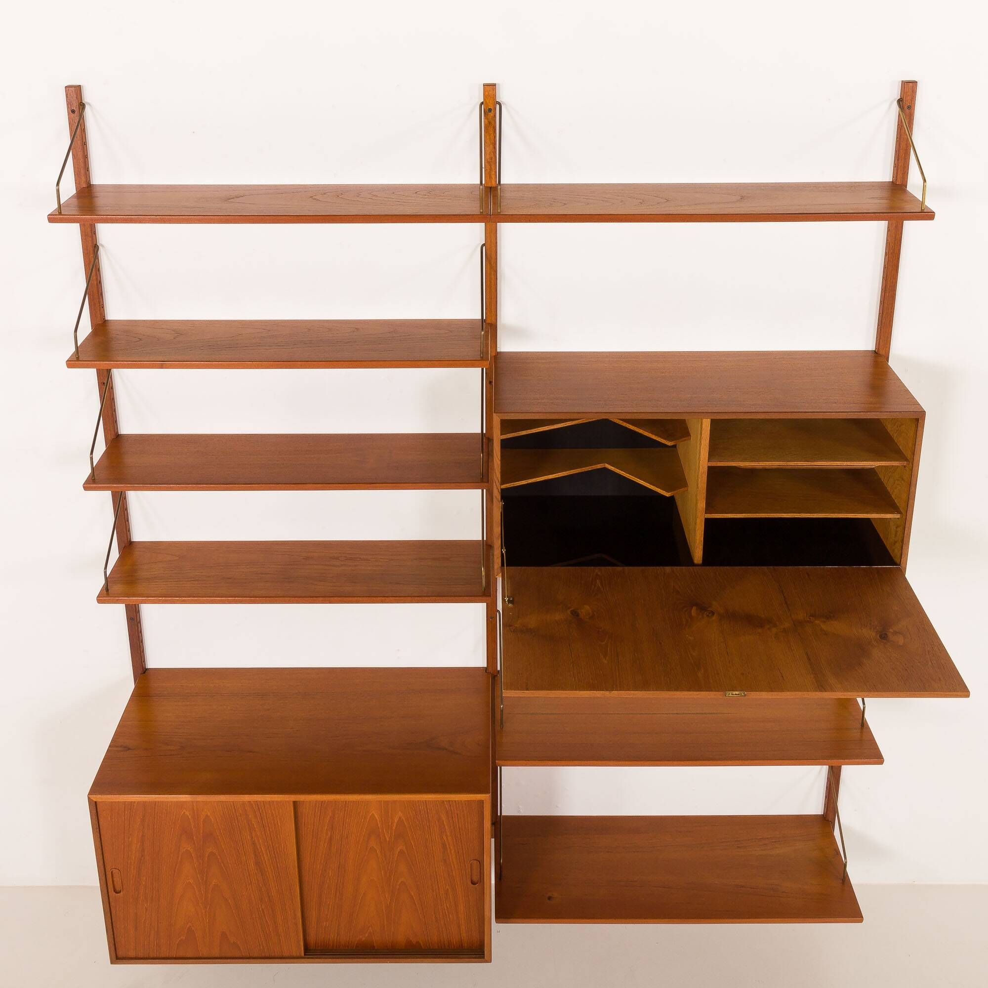 Hansen and Guldborg teak wall unit with a bar cabinet, Denmark 1950s