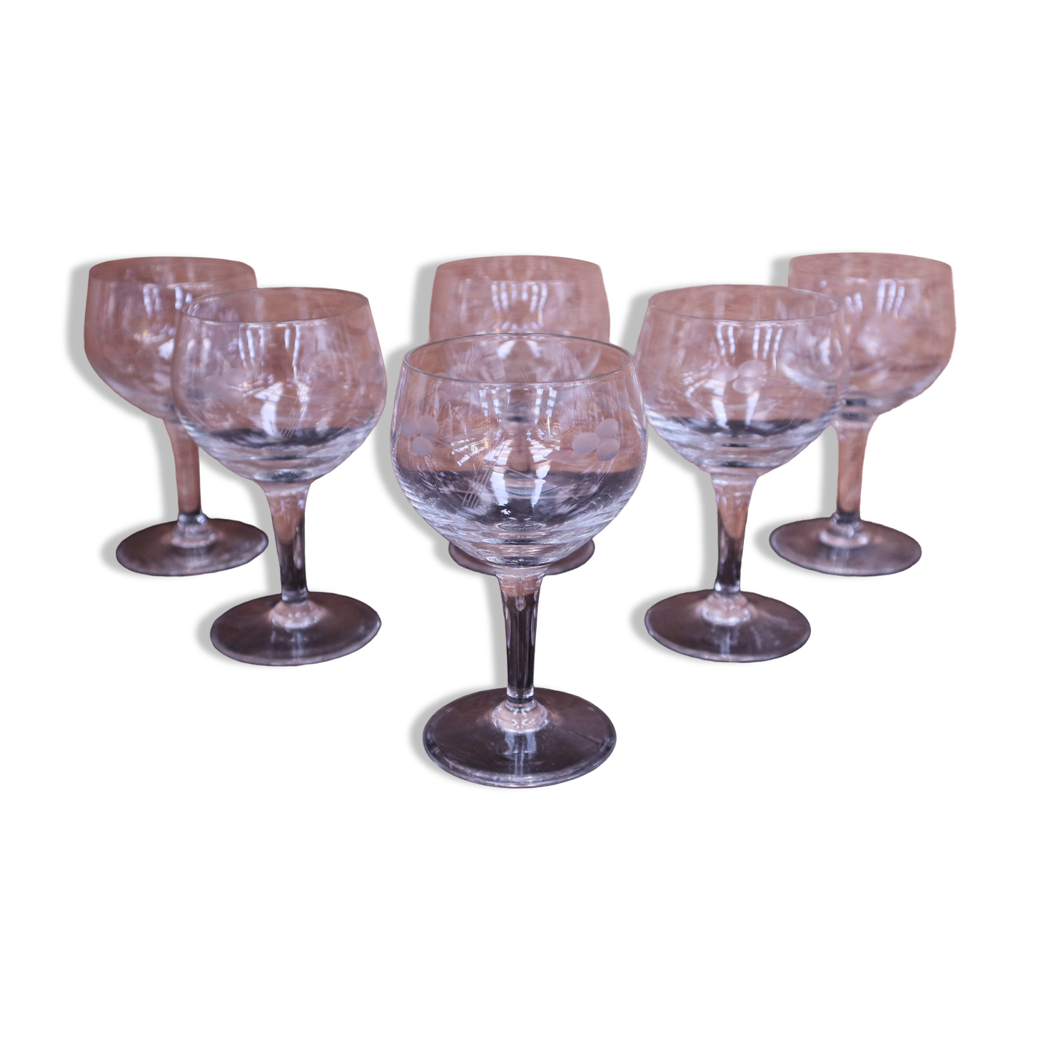 Set of engraved vintage flower balloon red wine glasses.