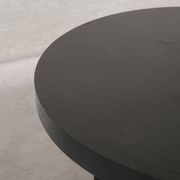 Table d'appoint ou table basse à étagères de style déco français du milieu du siècle.