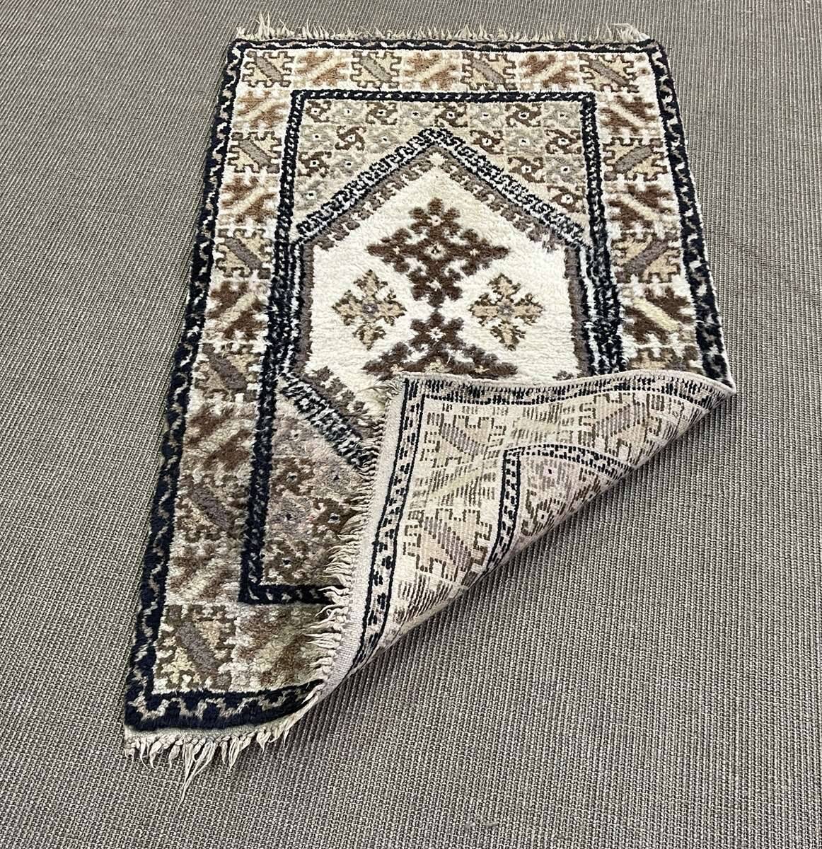 Moroccan handmade wool rug