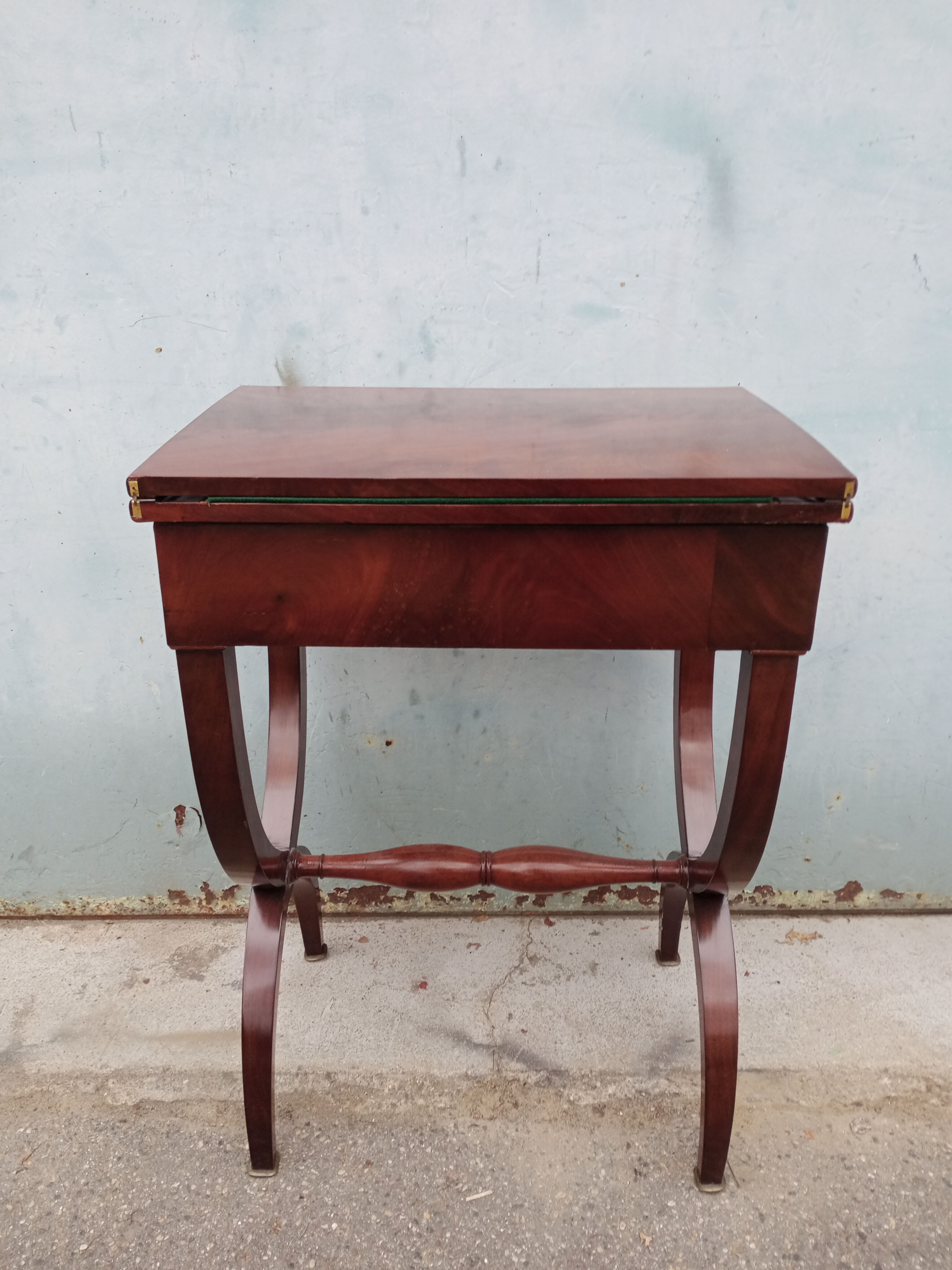 Table a games restoration 19 eme