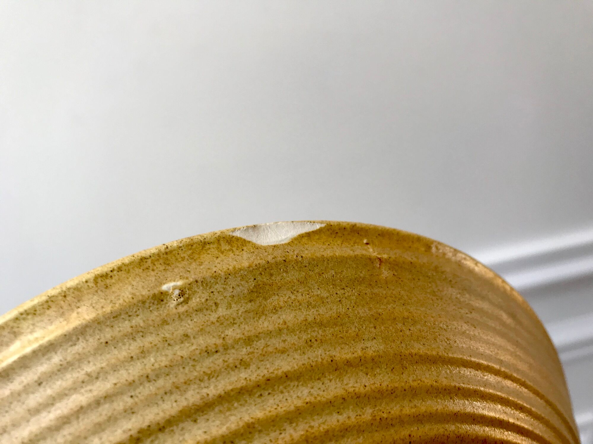 Set of 4 hollow plates in sandstone flowers painted 70s