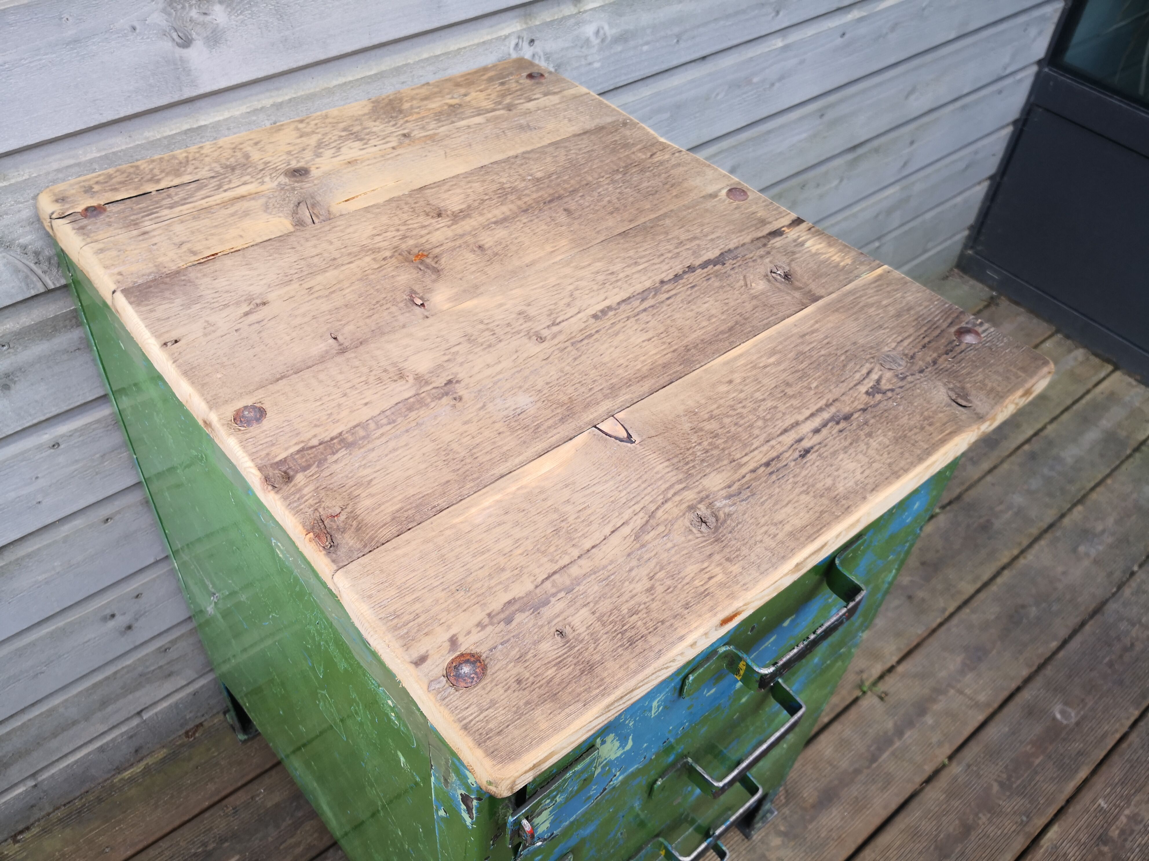 Drawer cabinet, sheet metal service for mechanical workshop, industrial