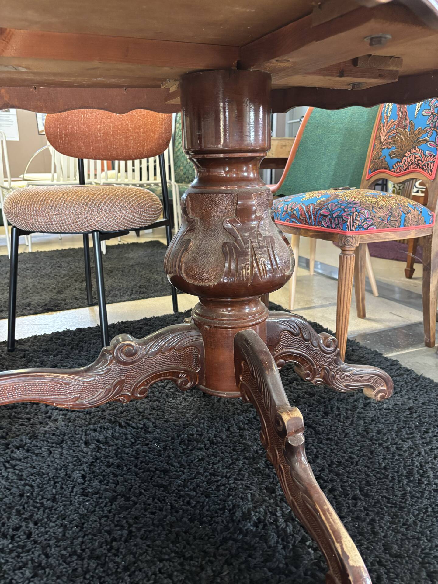 Oval table with marquetry top