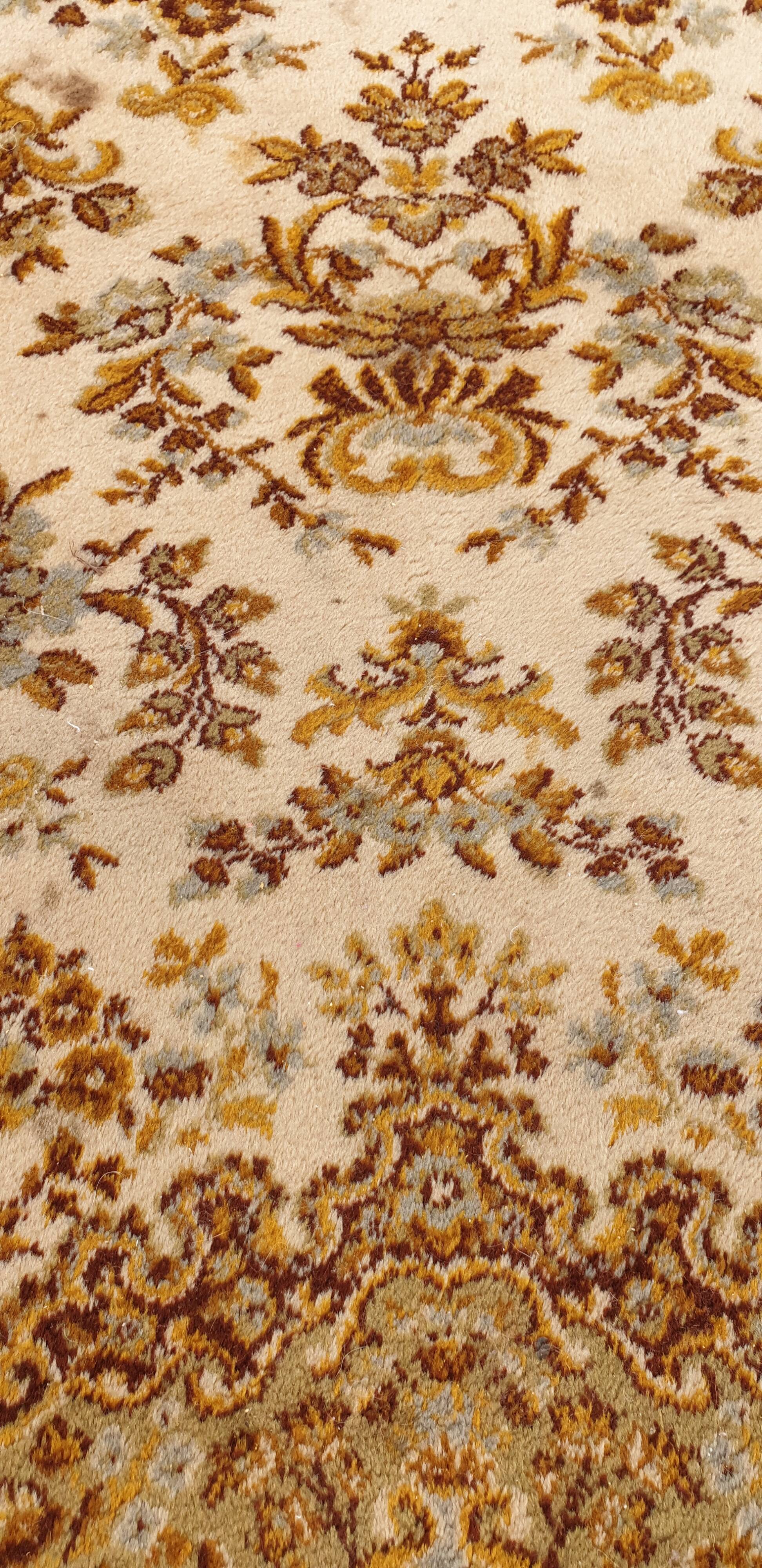Oriental carpet pure virgin wool