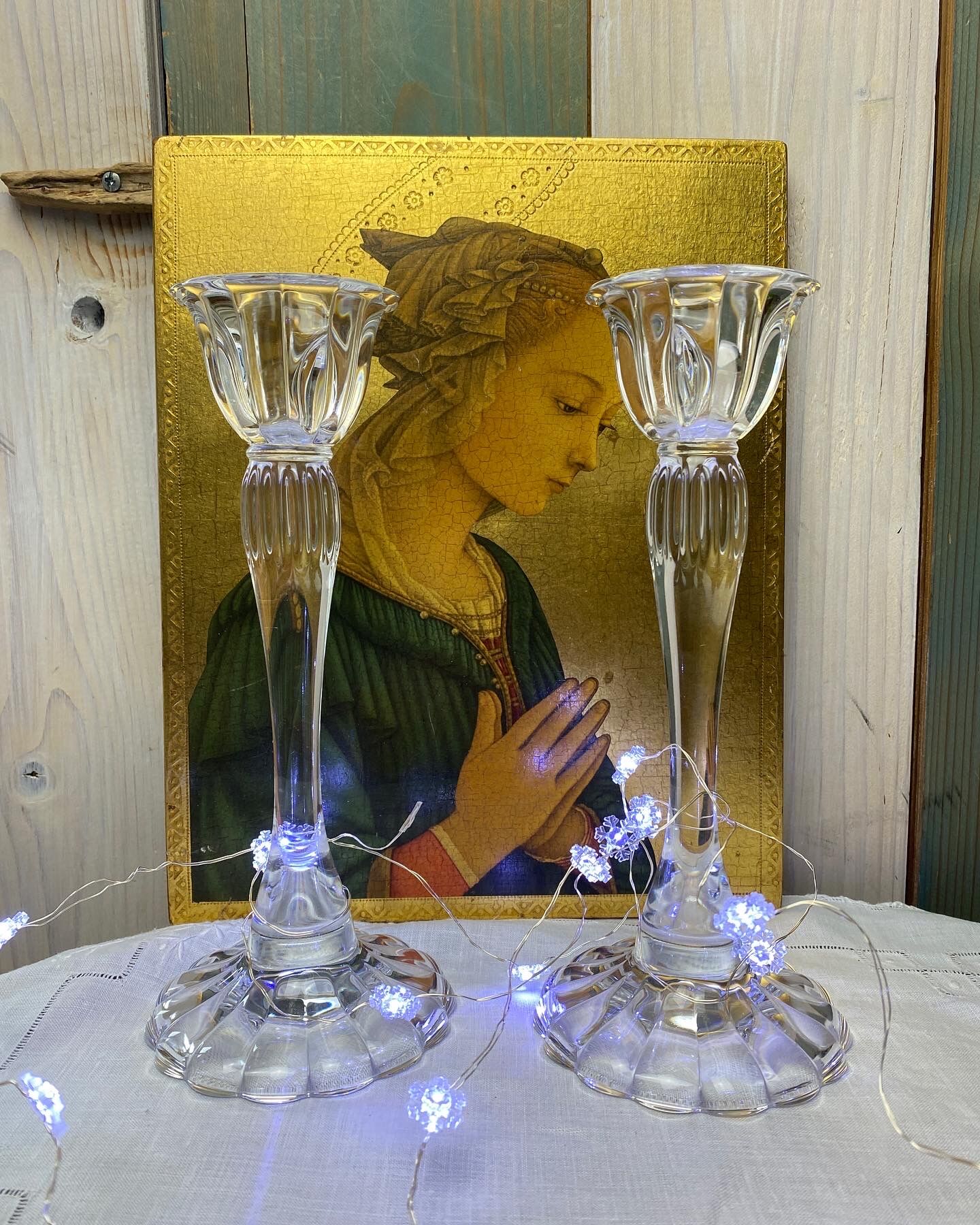 Duo de grands bougeoirs en cristal vintage