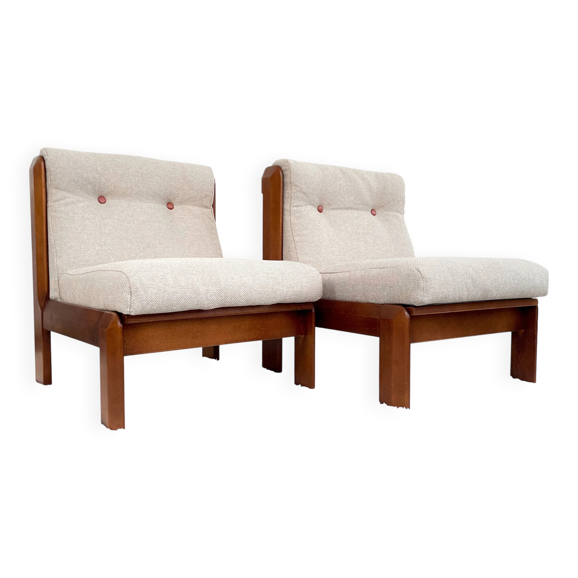 Guilleumas armchair. Upholstered in raw. Spain 70s