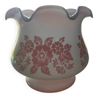 Abat-jour en verre blanc opaline vintage bords dentelés et fleurs roses