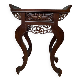 Far eastern console