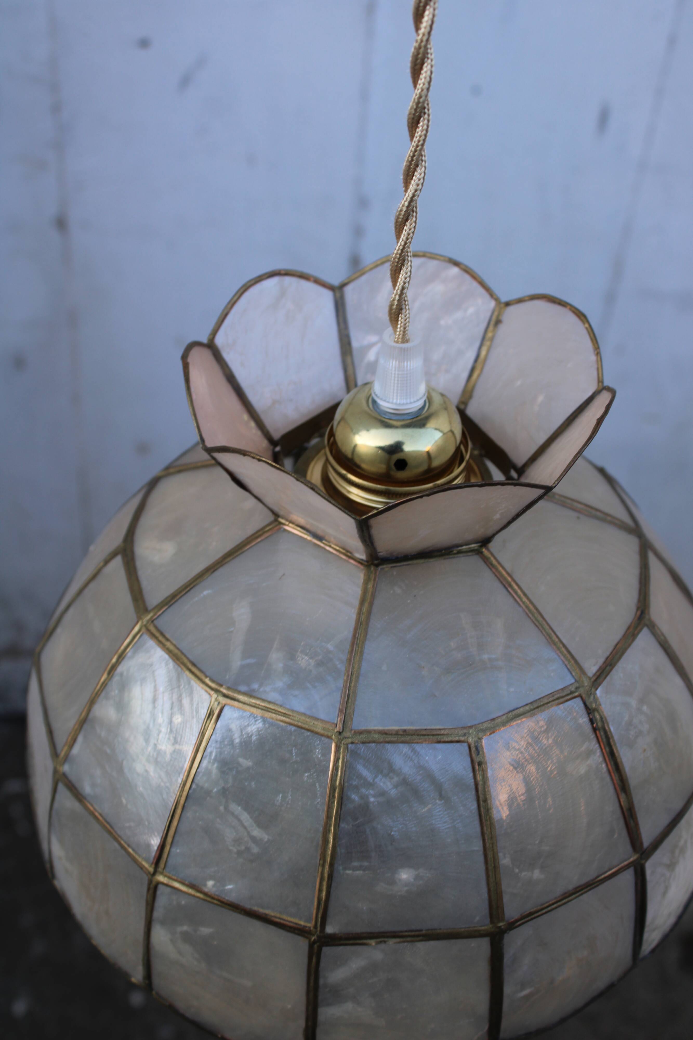 Hanging in mother-of-pearl and brass