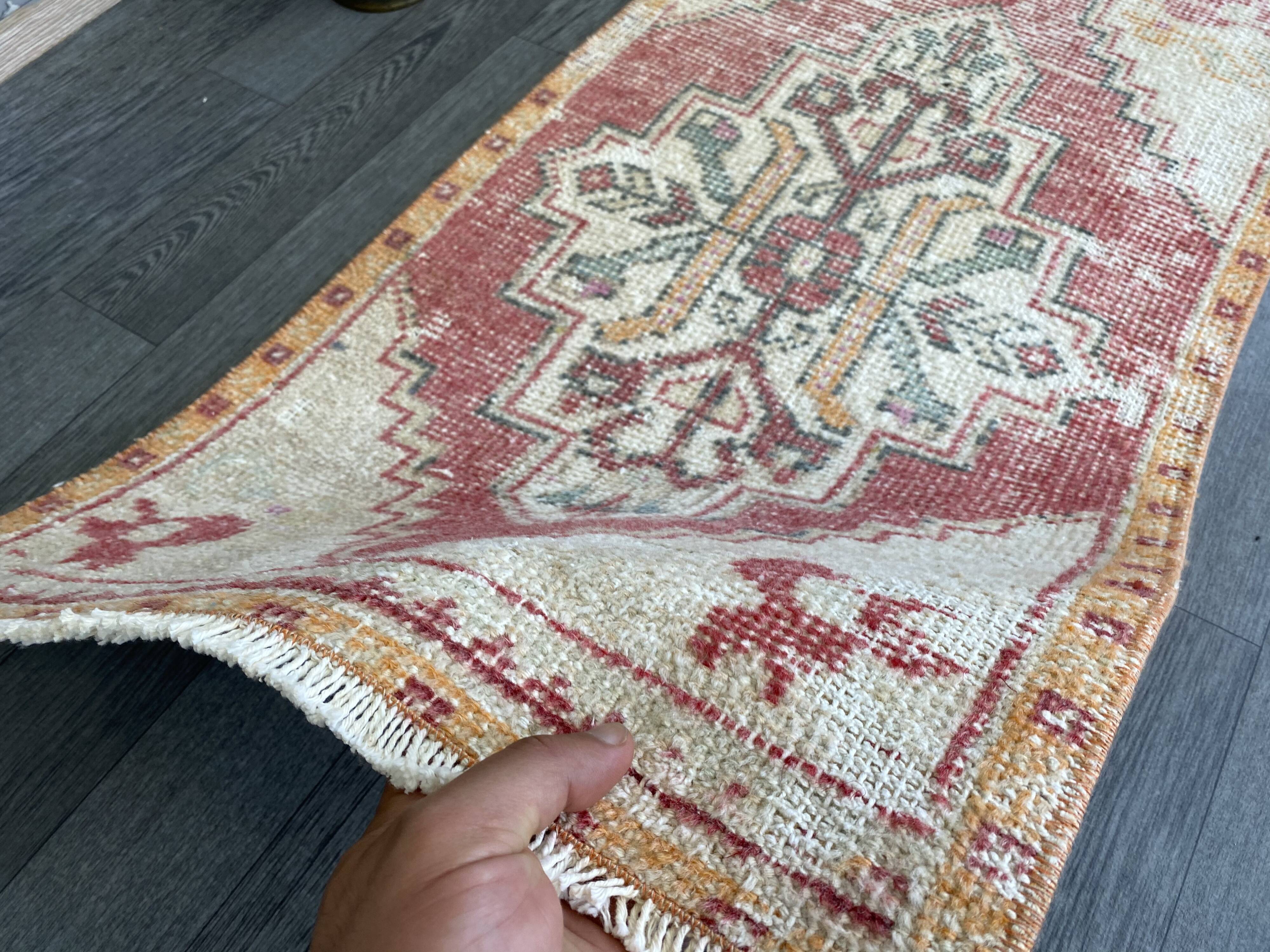 Farmhouse decor muted rug 104x50cm