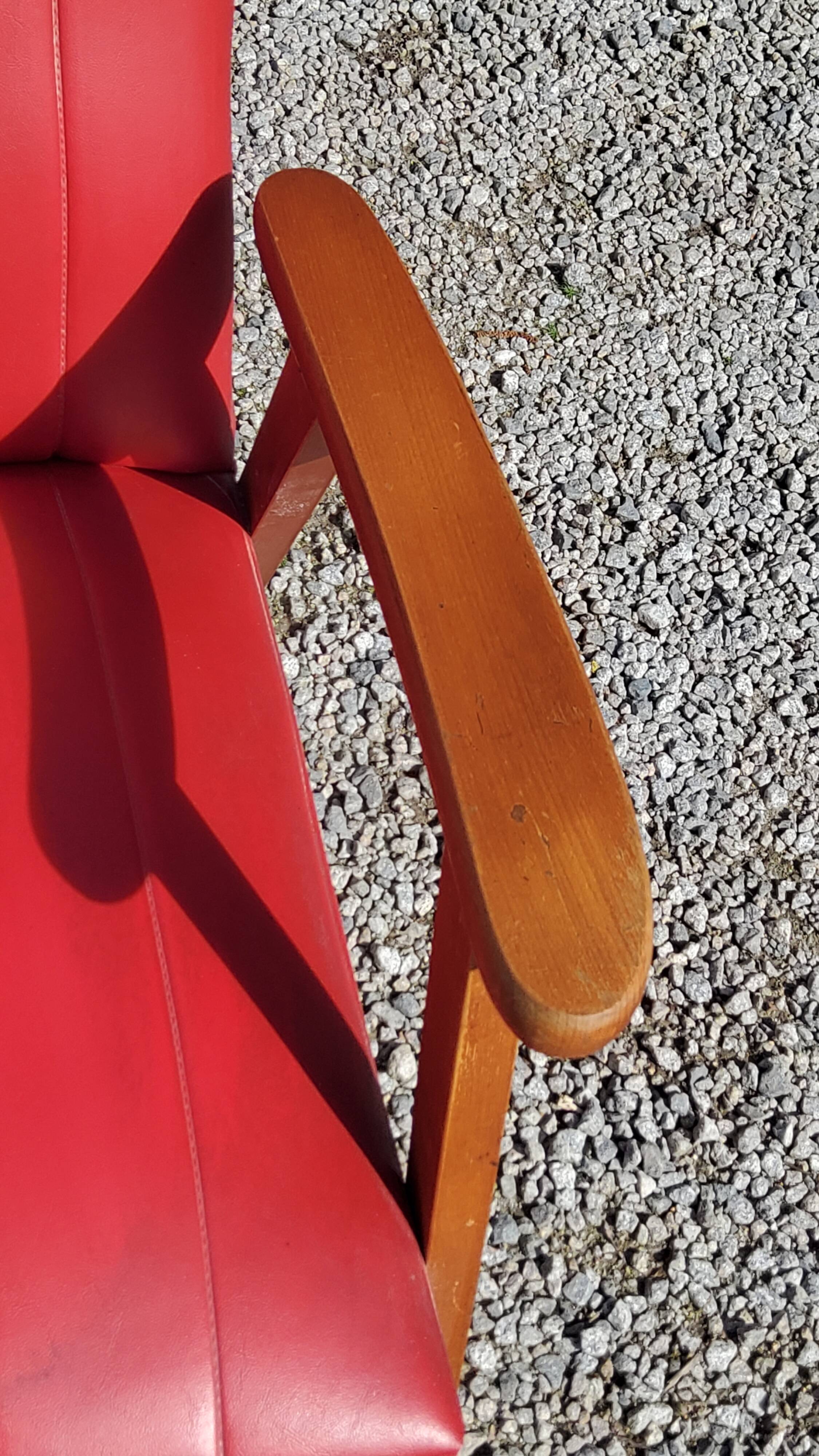 Fauteuil vintage des années 50 pieds compas moleskine rouge