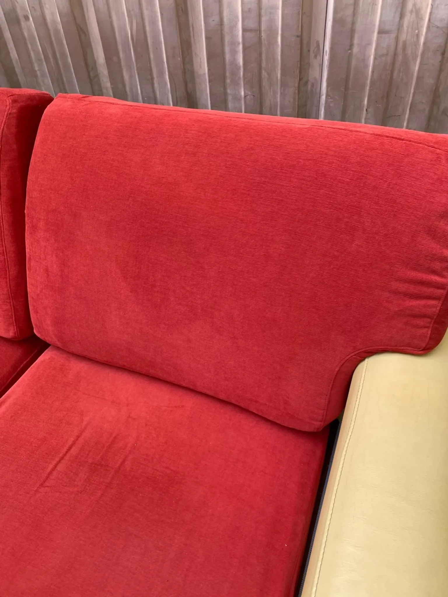 Art Deco 3-seater convertible sofa in genuine beige leather and red fabric from the 1980s.