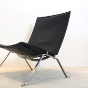PK22 chair in black leather Poul Kjærholm for Fritz Hansen