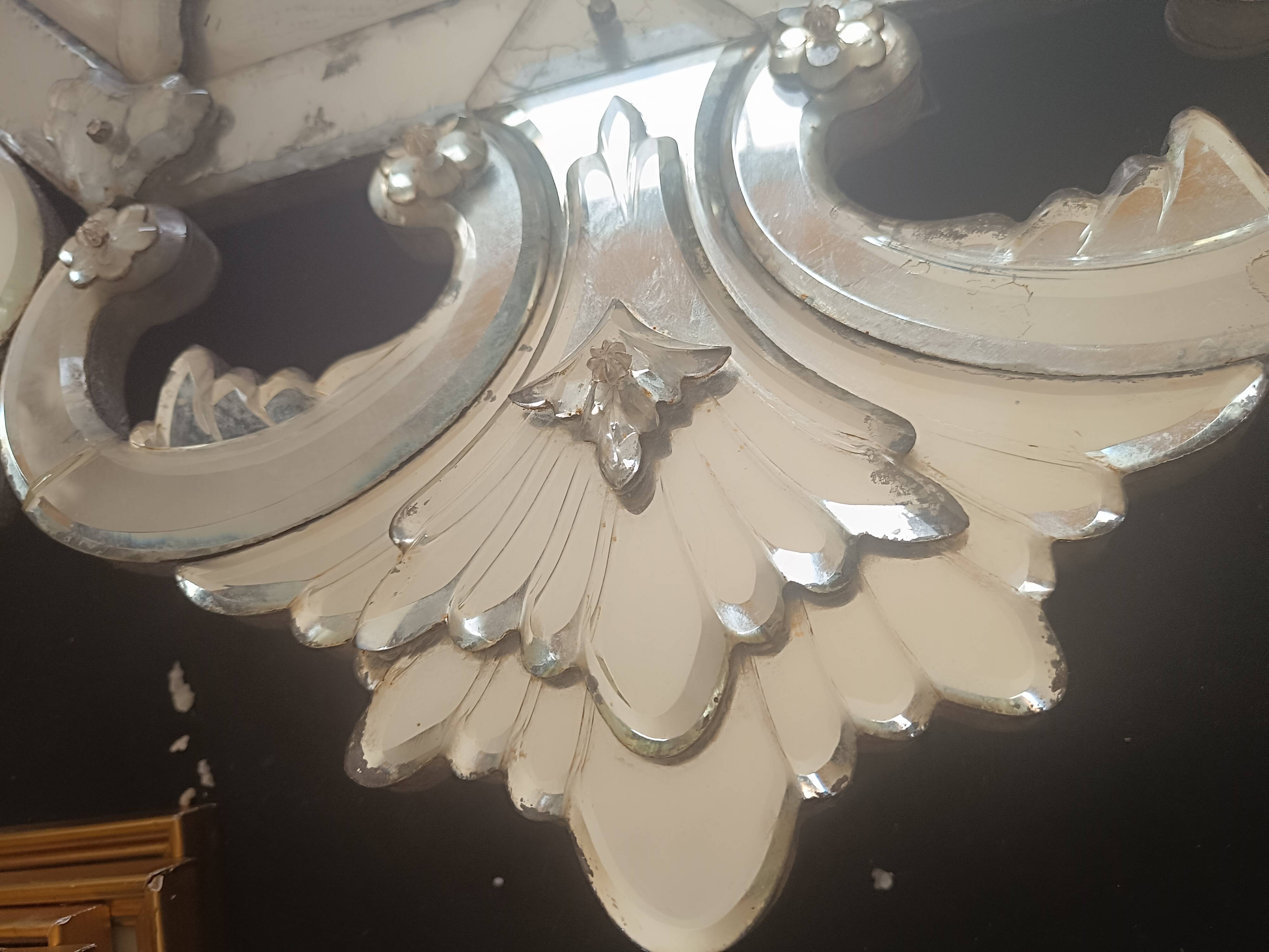 Large octagonal Venetian Murano mirror. Early 19th century