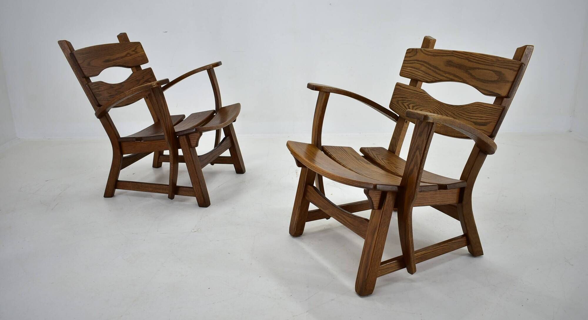 Paire de fauteuils lounge brutalistes en chêne massif par Dittmann & Co., 1970s