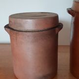 Set of three pots in sandstone