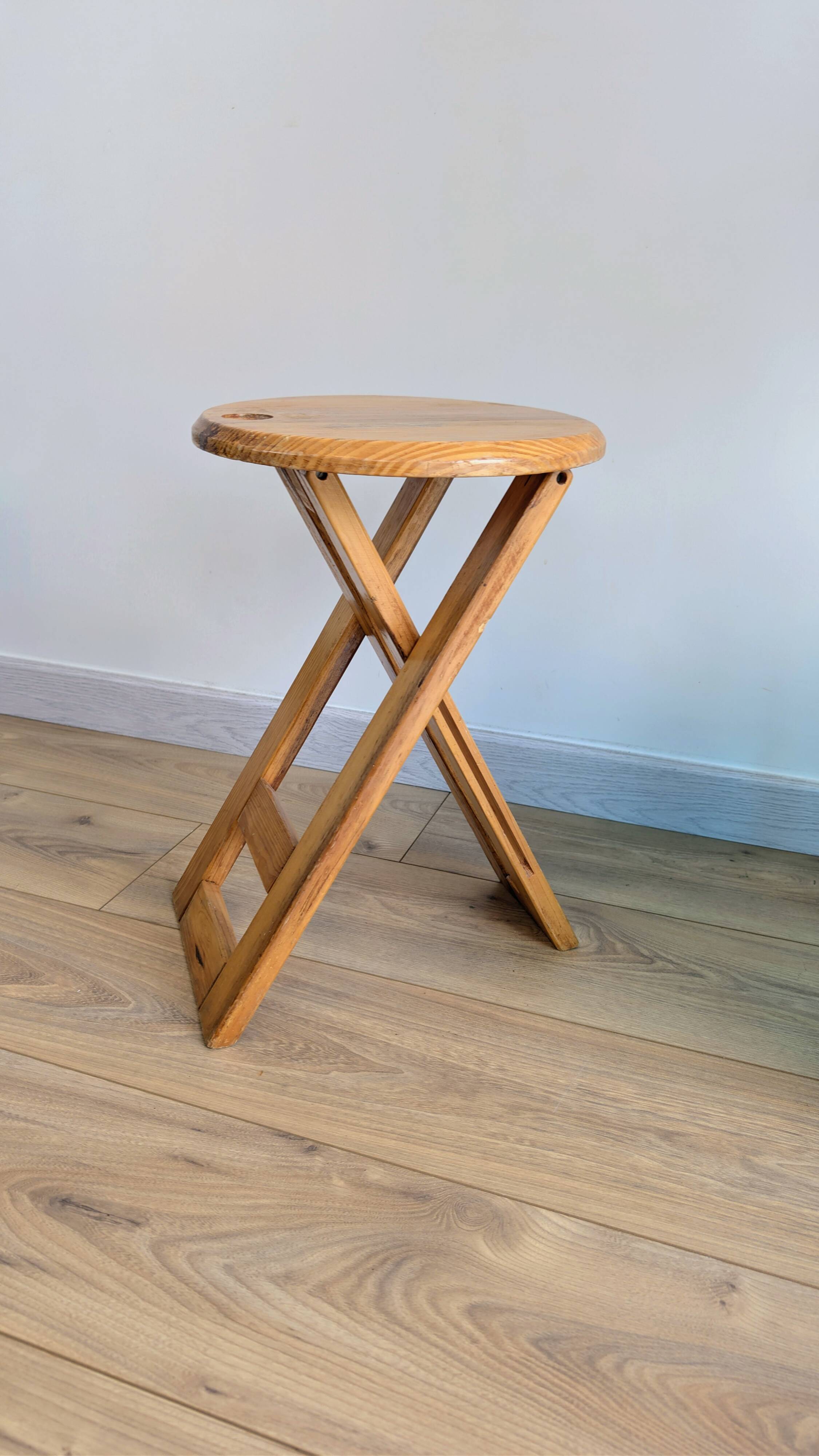 Folding stool TS attributed to Roger Tallon – French design from the 1970s.