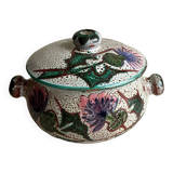 Ceramic pot with lid