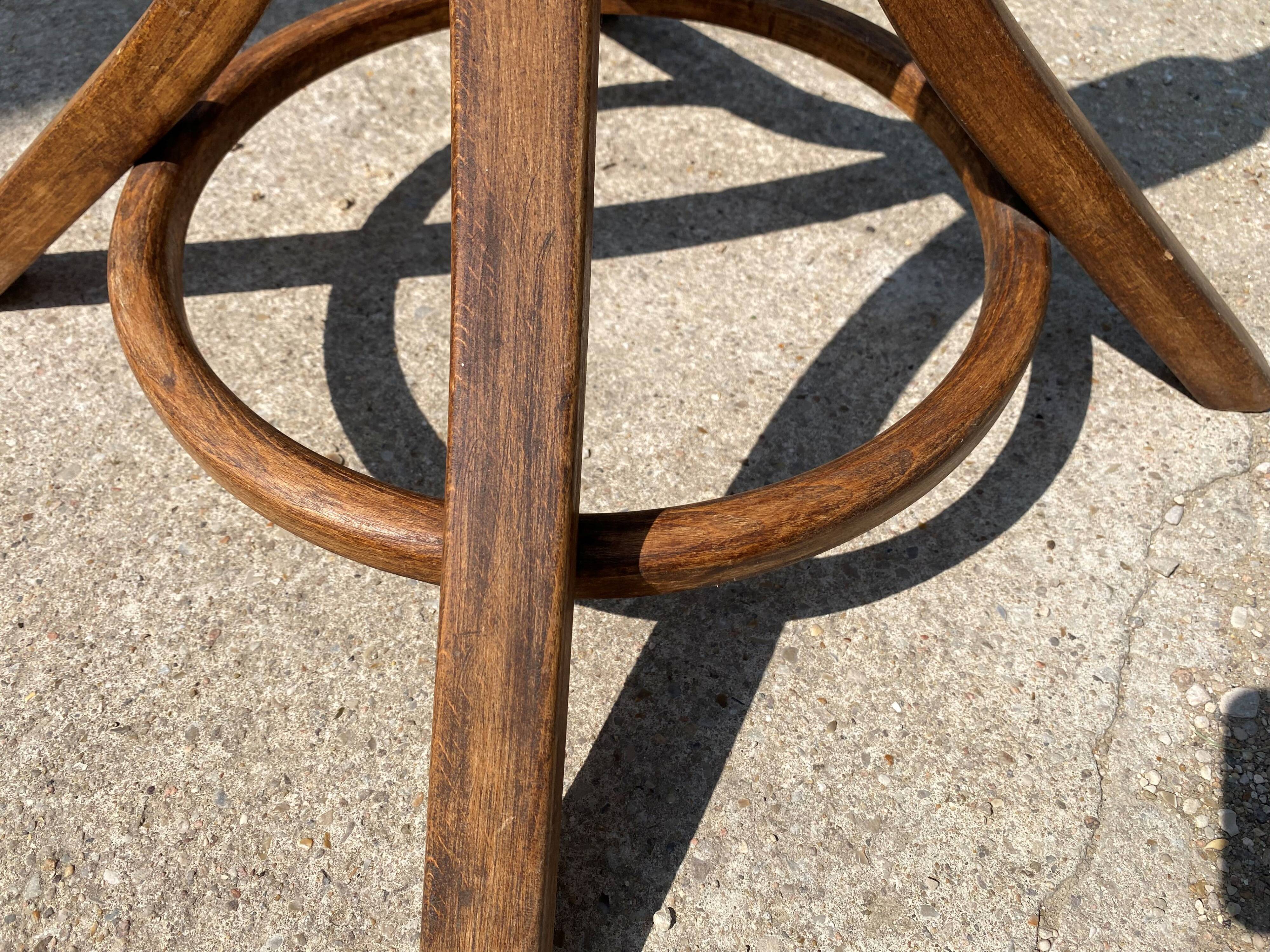 Baumann bistro style 1960s curved wood swivel parrot coat rack