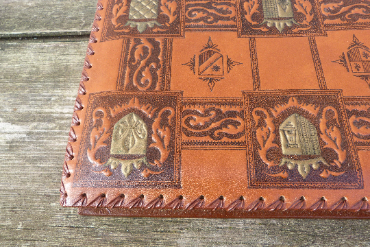 Vintage box faux leather re-dusted patterns blasons Flowers of Lys