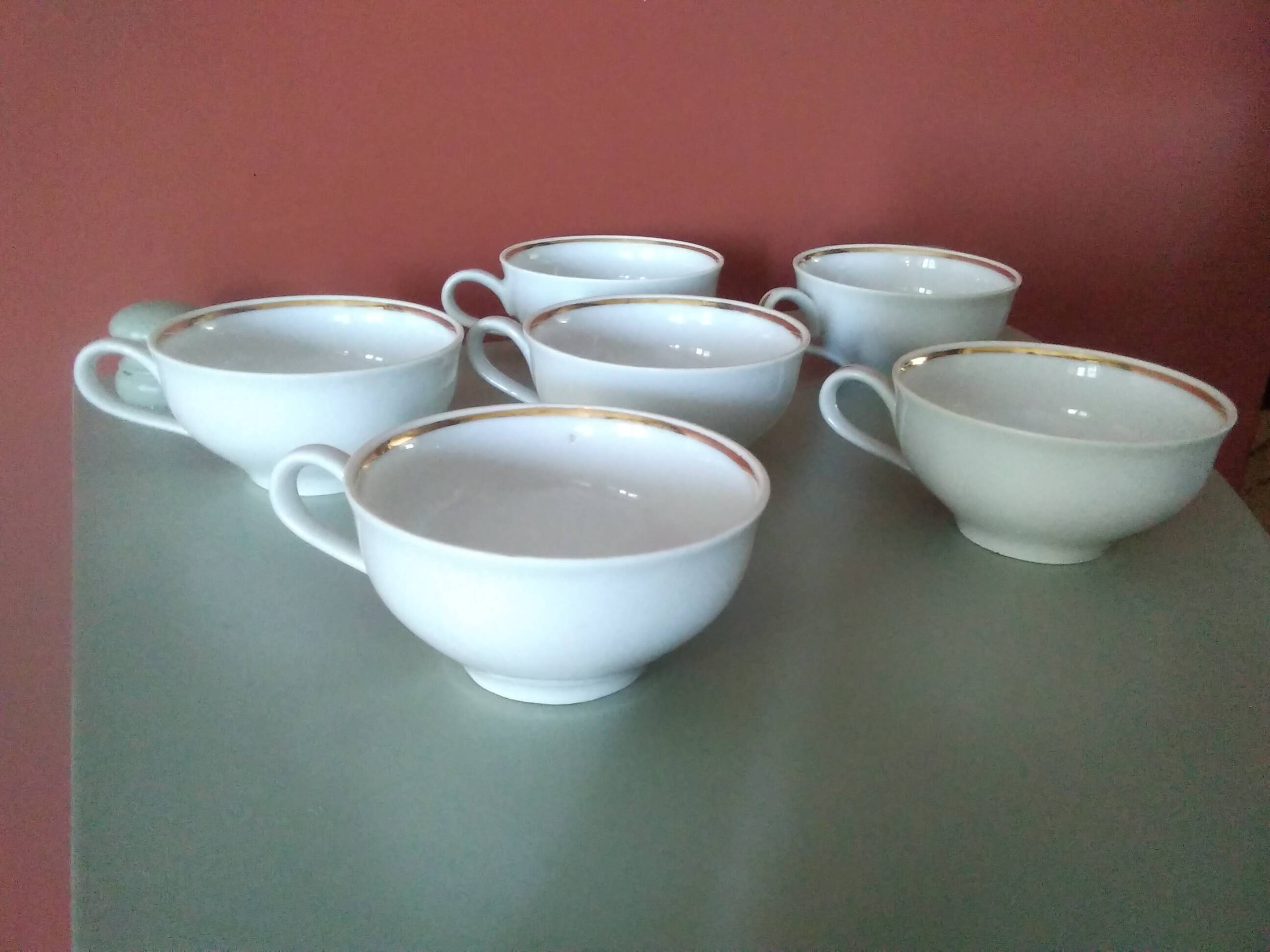 Set of 6 fine and refined cups with red rose decoration.
