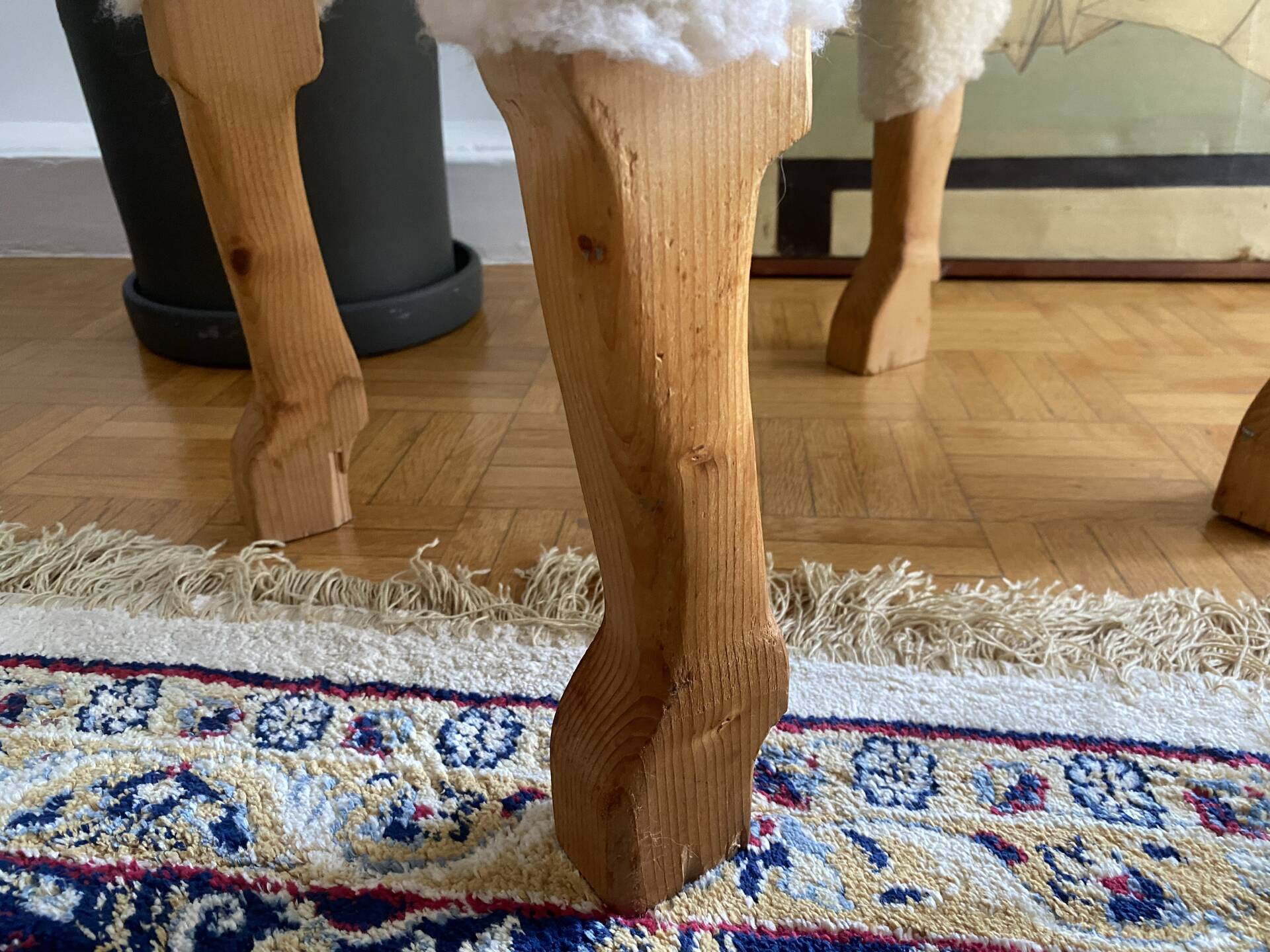 Mouton footrest hanns