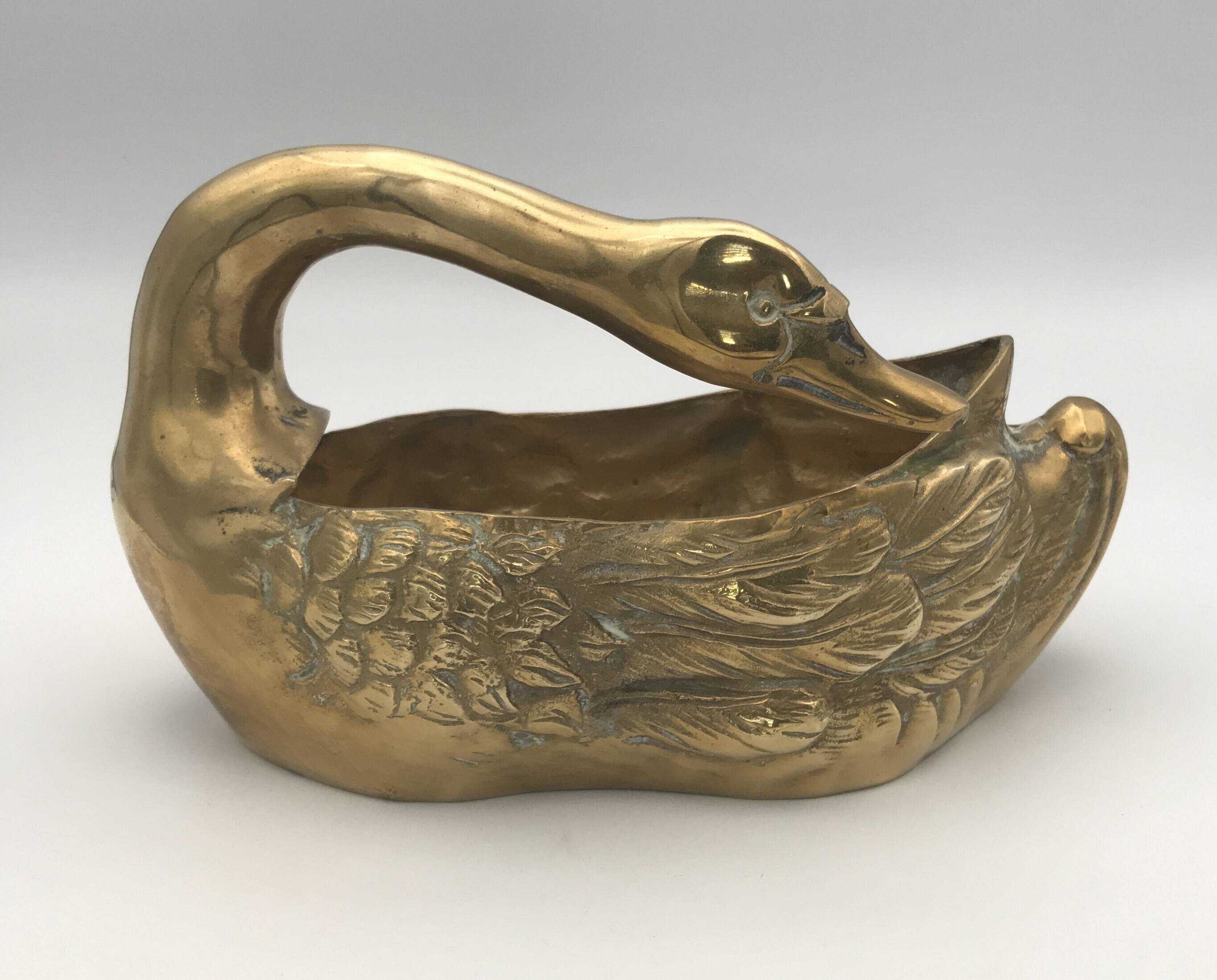 Vintage swan pocket emptier cachepot in gilded brass