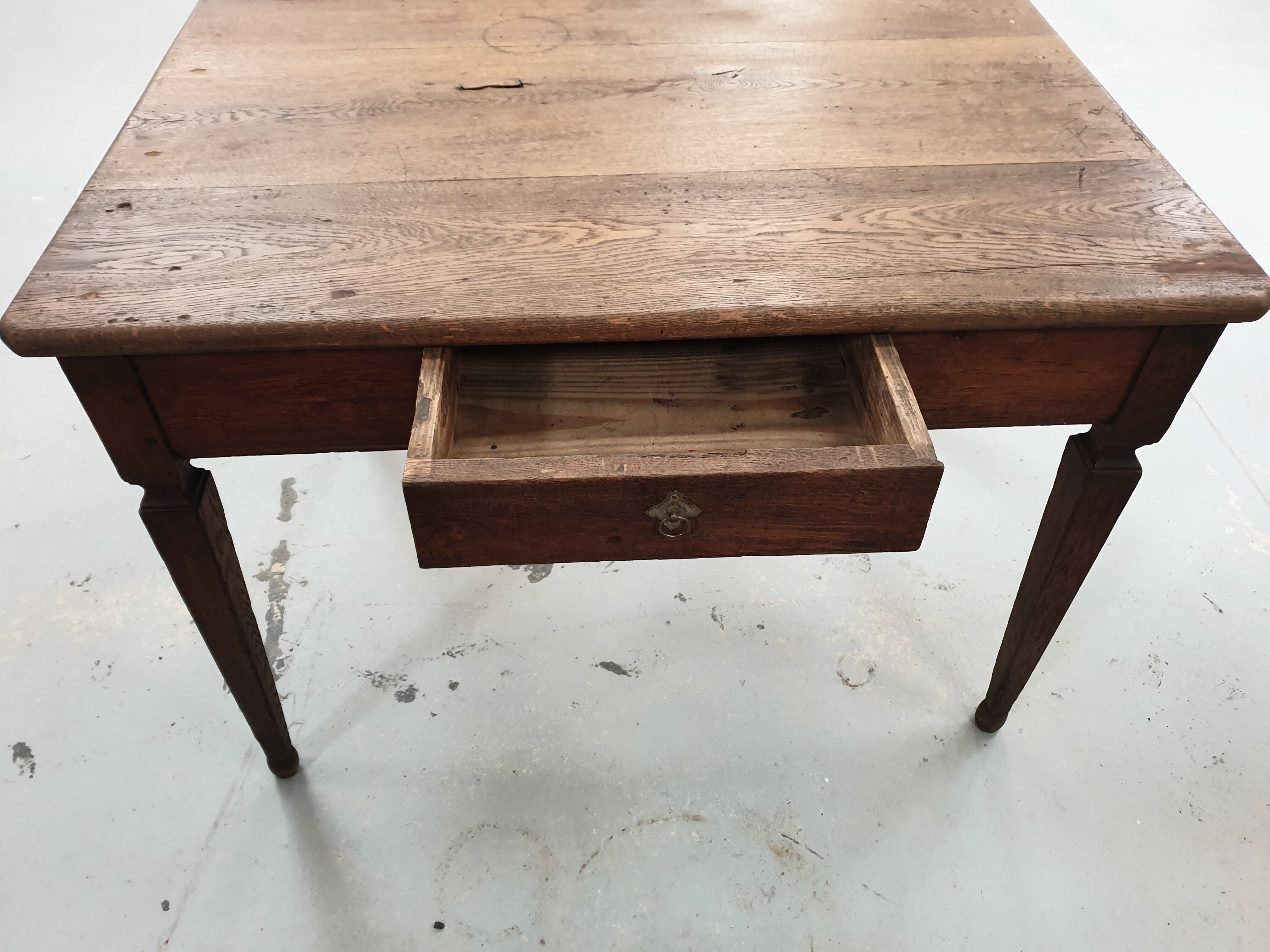 Late XIX debut XX farm table