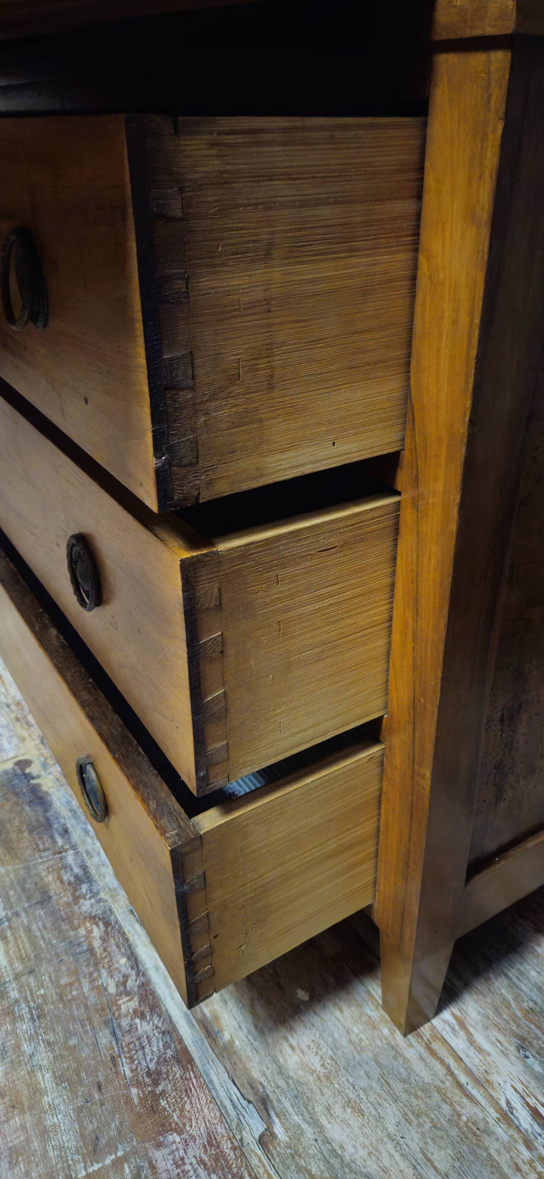 Secretary with three bodies in walnut from the Louis XVI period.