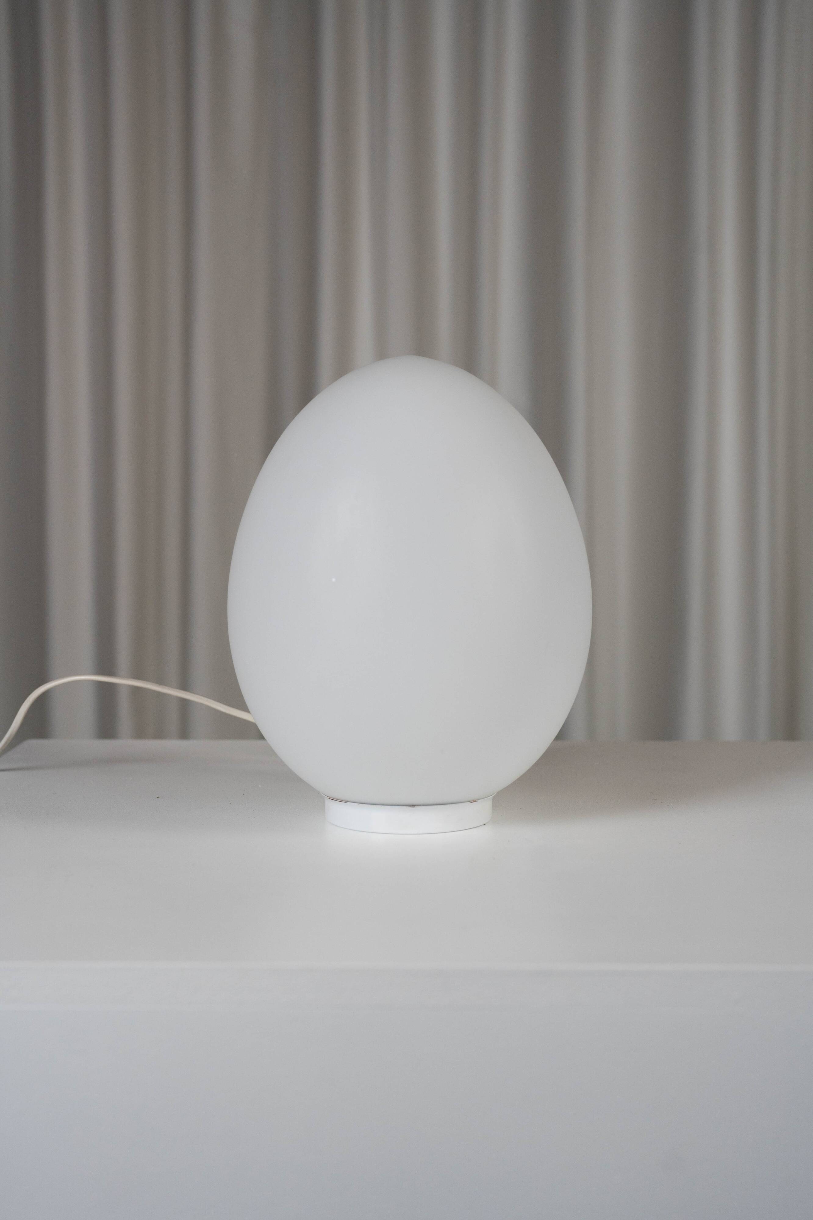 Vianne egg lamp Domec white glass edition, 1970