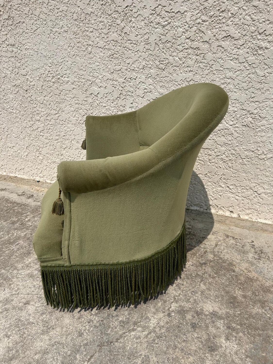 Paire de fauteuils crapaud vert vintage