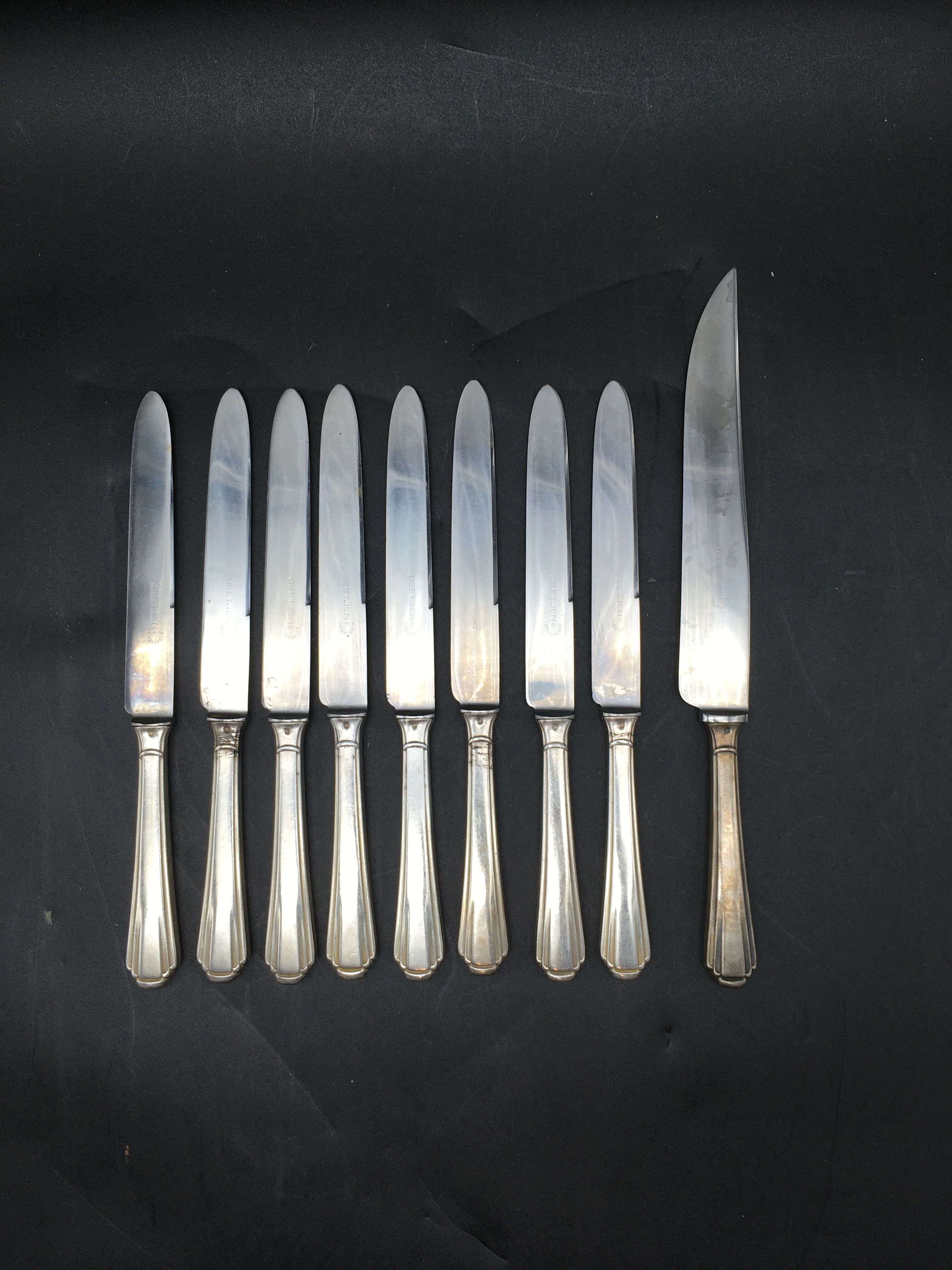 8 knives and 1 serving knife in silver metal Deetjen