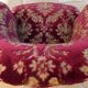 Velvet toad with backrest and firm seat in burgundy red color