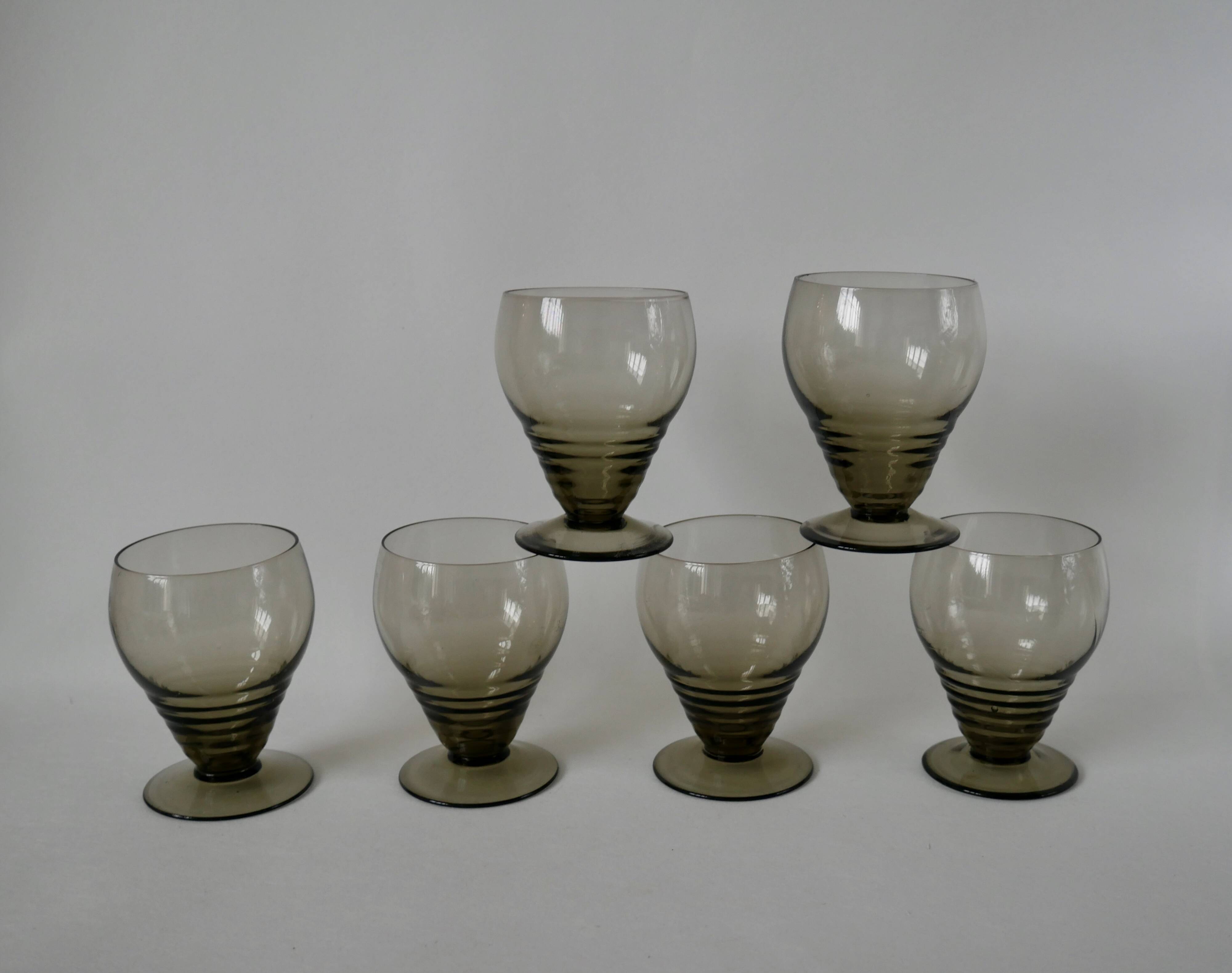 Set of 6 small art deco design wine glasses in smoked glass from the 30s and 40s