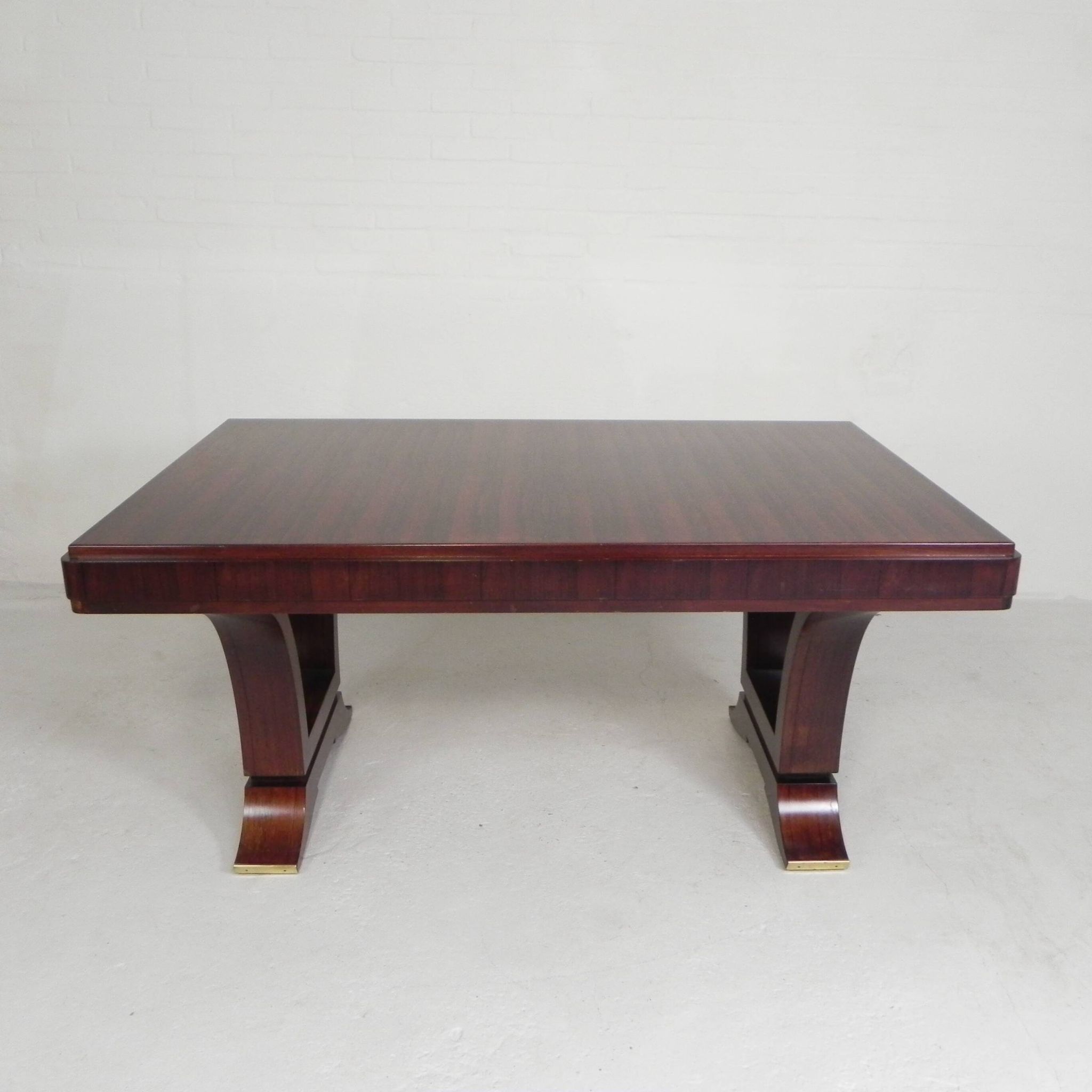 Art Deco dining table, rosewood veneer, extendable up to 248 cm, 1930s.