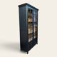 Armoire parisienne noire vitrée rénovée