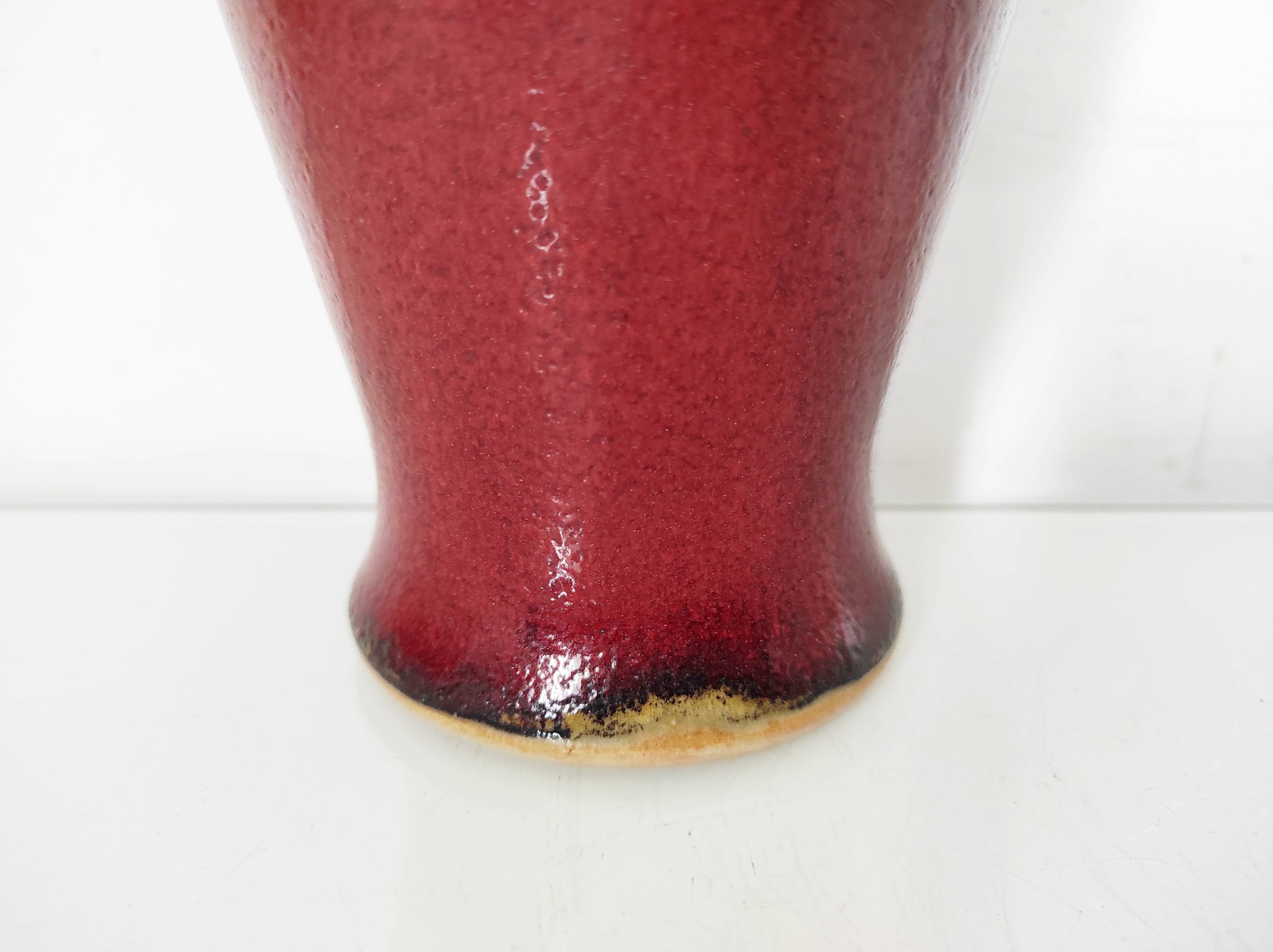 Chinese red ceramic vase 23 cm