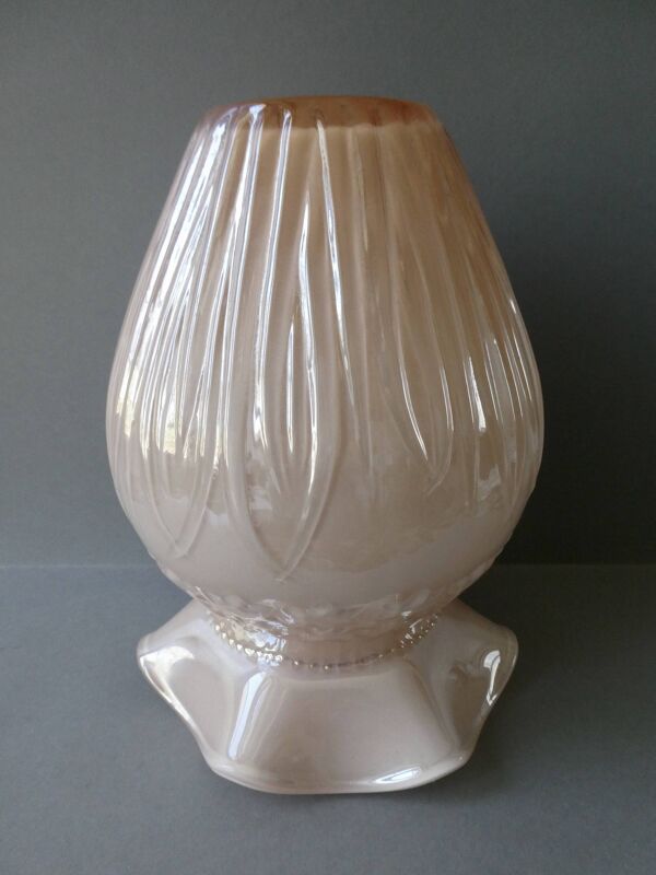 Vase Art Nouveau en opaline rose