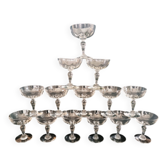 14 coupes à Champagne en verre soufflé XIXème