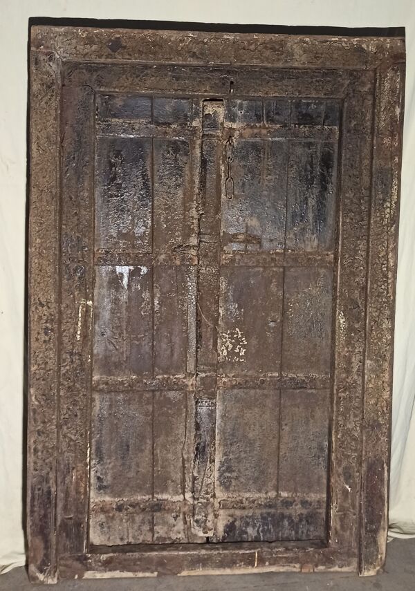 Porte ancienne en bois avec cadre