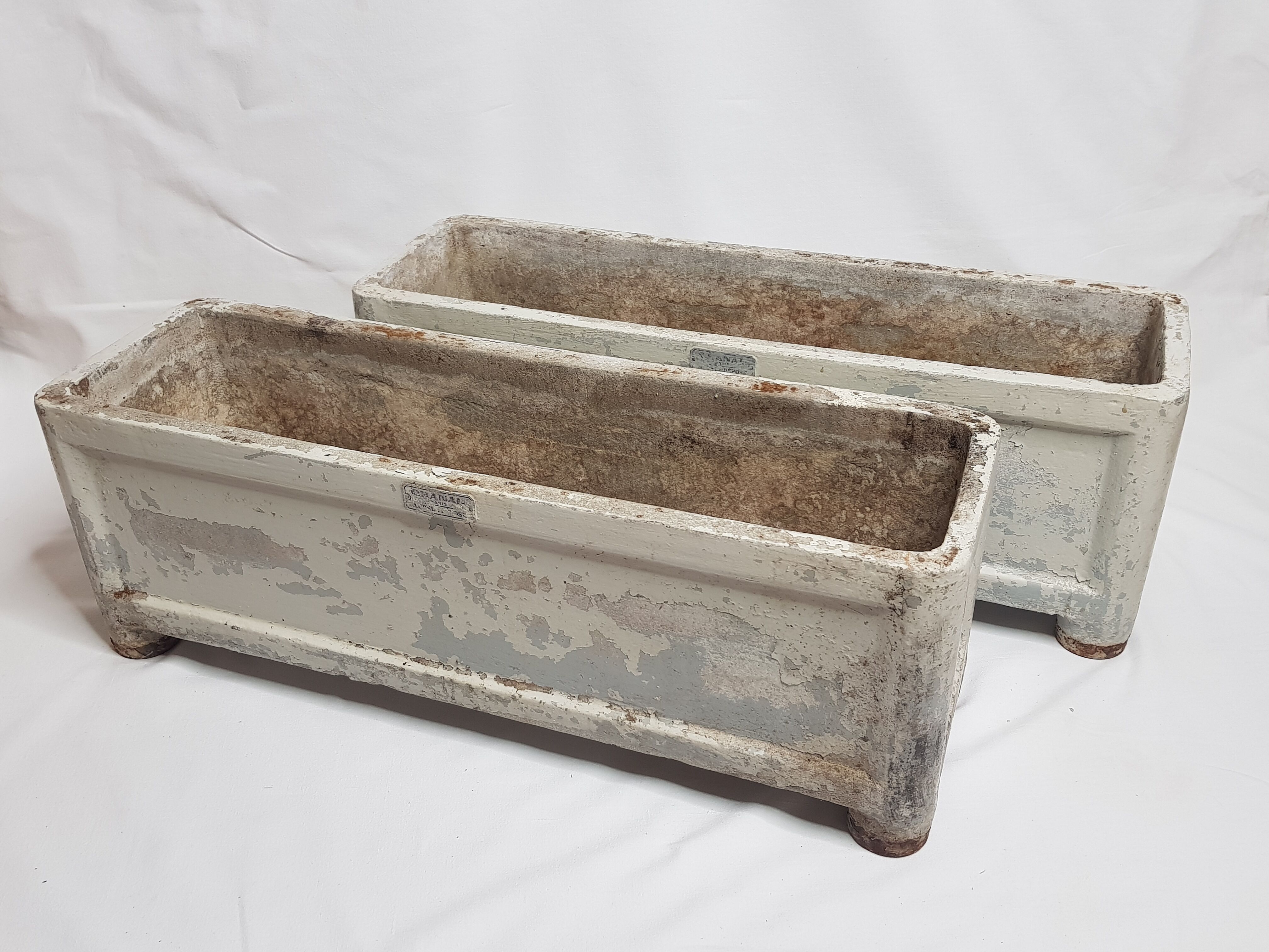Pair of Art Deco-style Chanal cement bins, 65 cm