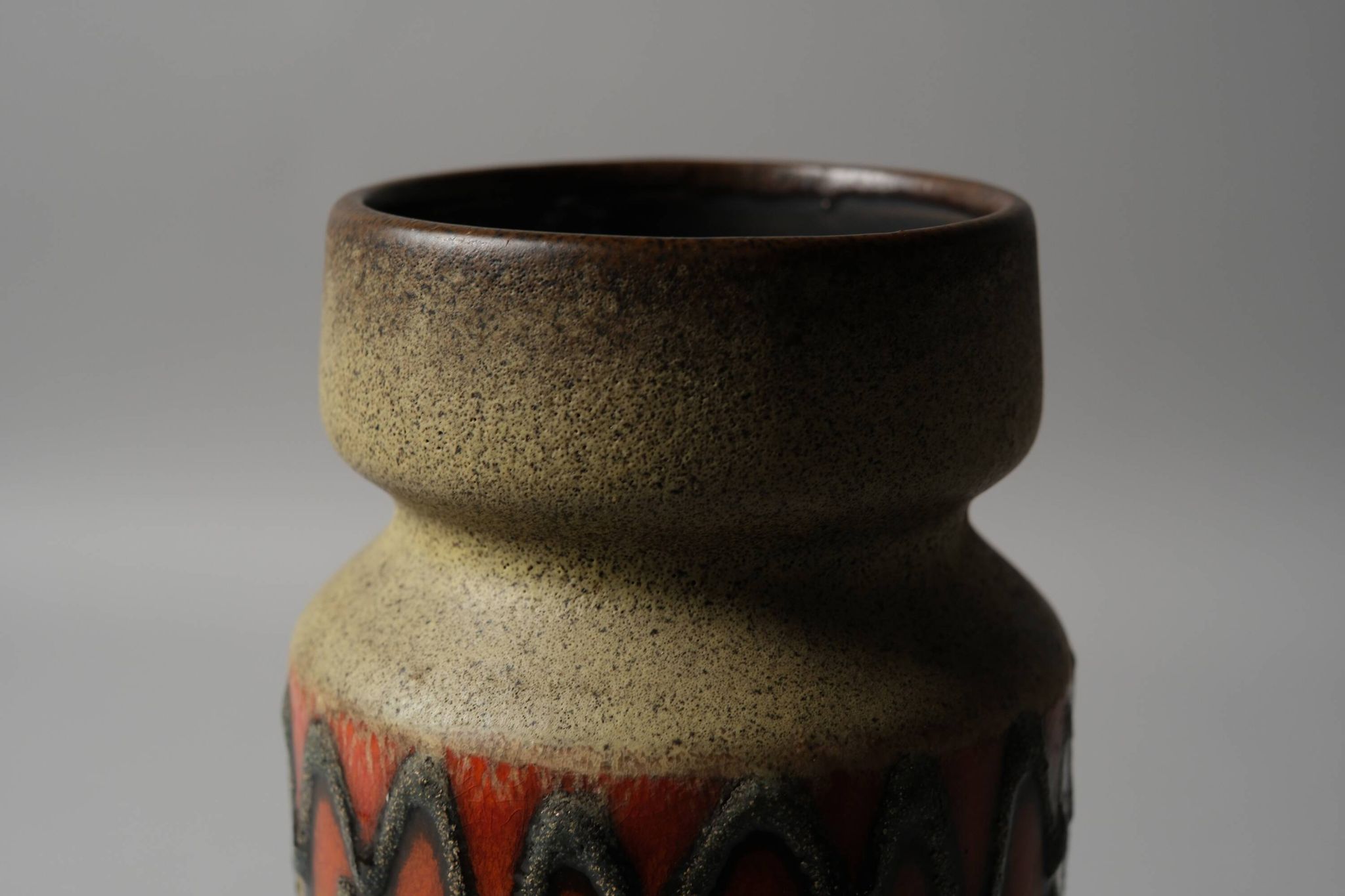 Vase fat lava VEB Haldensleben, zigzag, Allemagne de l'Est, années 1960