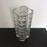 Vase en verre taillé