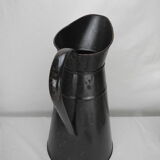 Ancien broc tôle émaillée