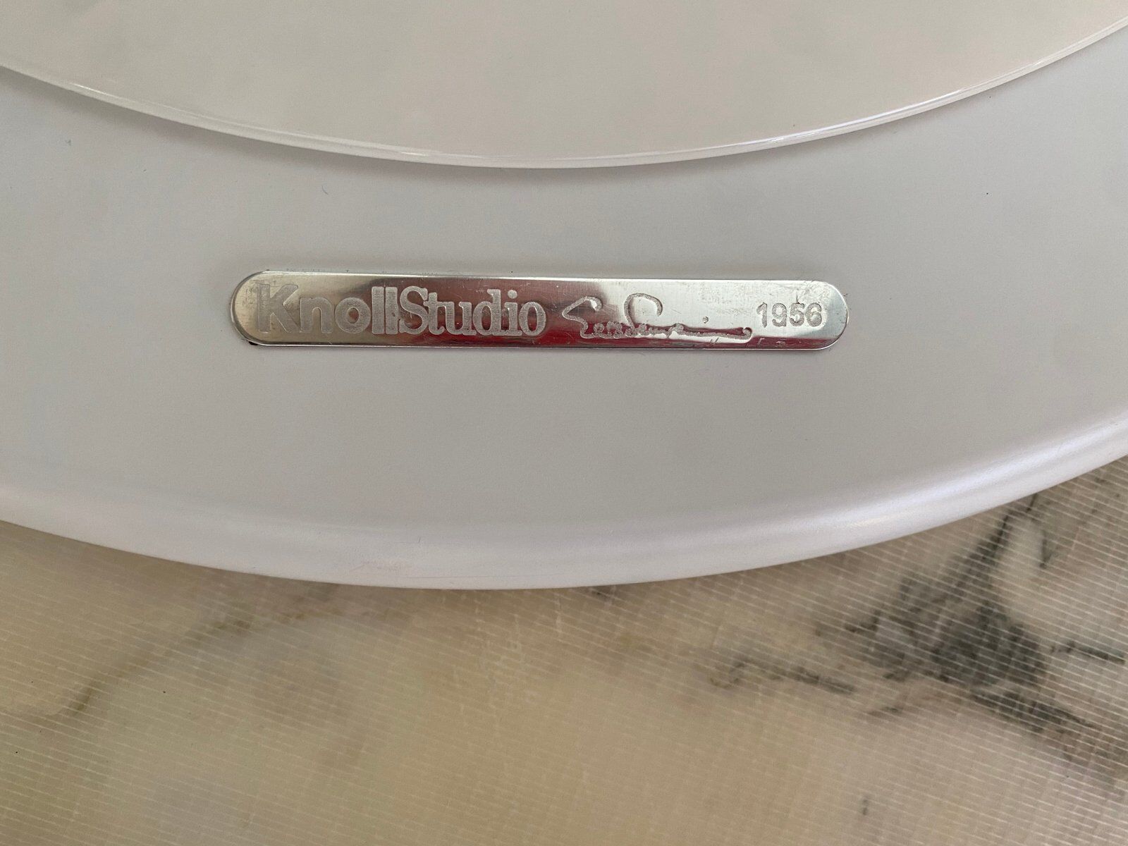 Aresbescato marble dining table by Eero Saarinen for Knoll