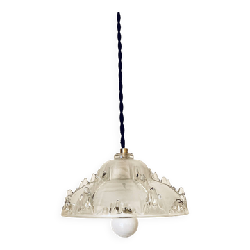 Suspension en verre, câble en tissu tressé et plafonnier en porcelaine
