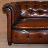 Chesterfield Regency Serpentine Sofa in Hand-Dyed Leather