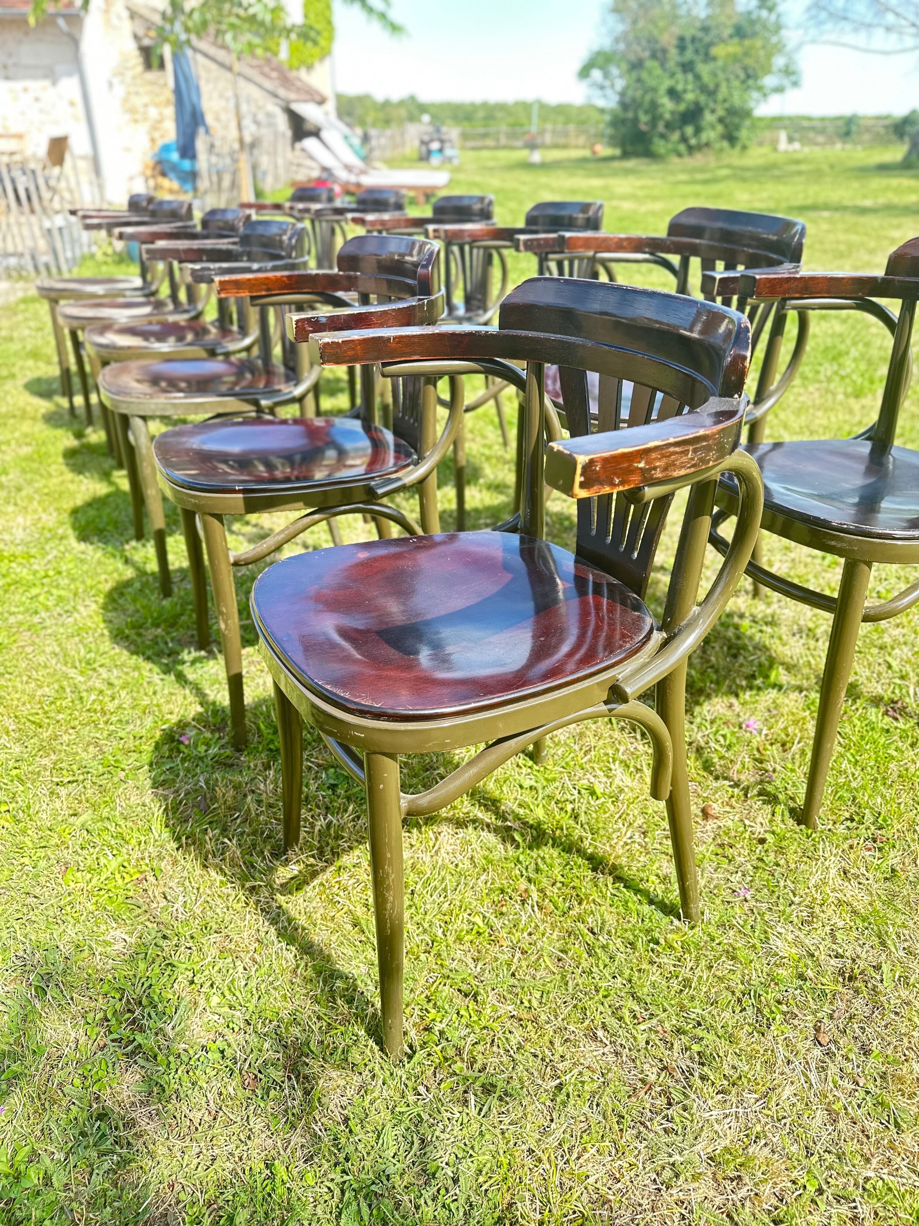 16 Unique Bistro chairs with metal legs